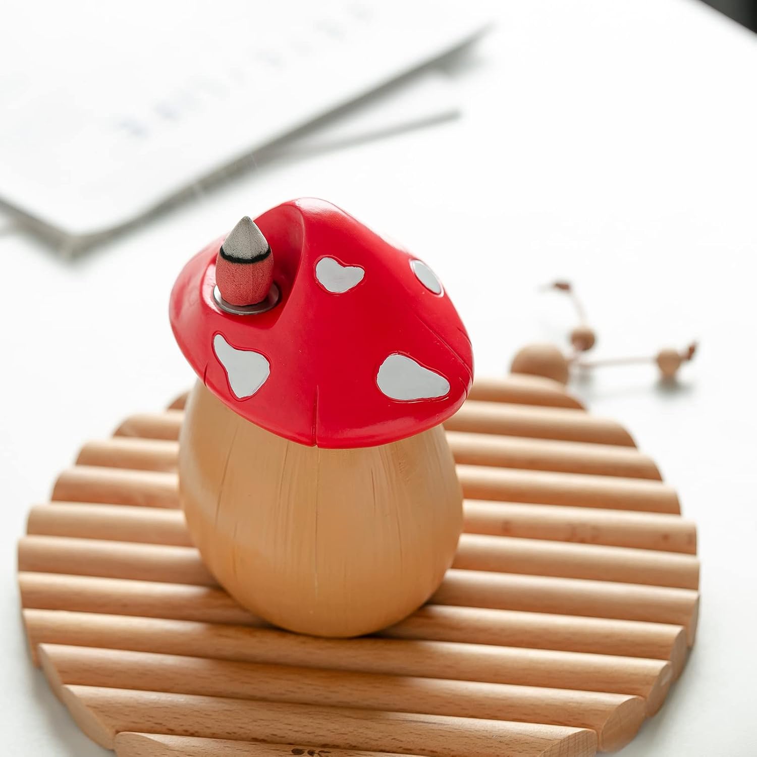 Cute Mushroom Incense Holder with 60 Cones Brown