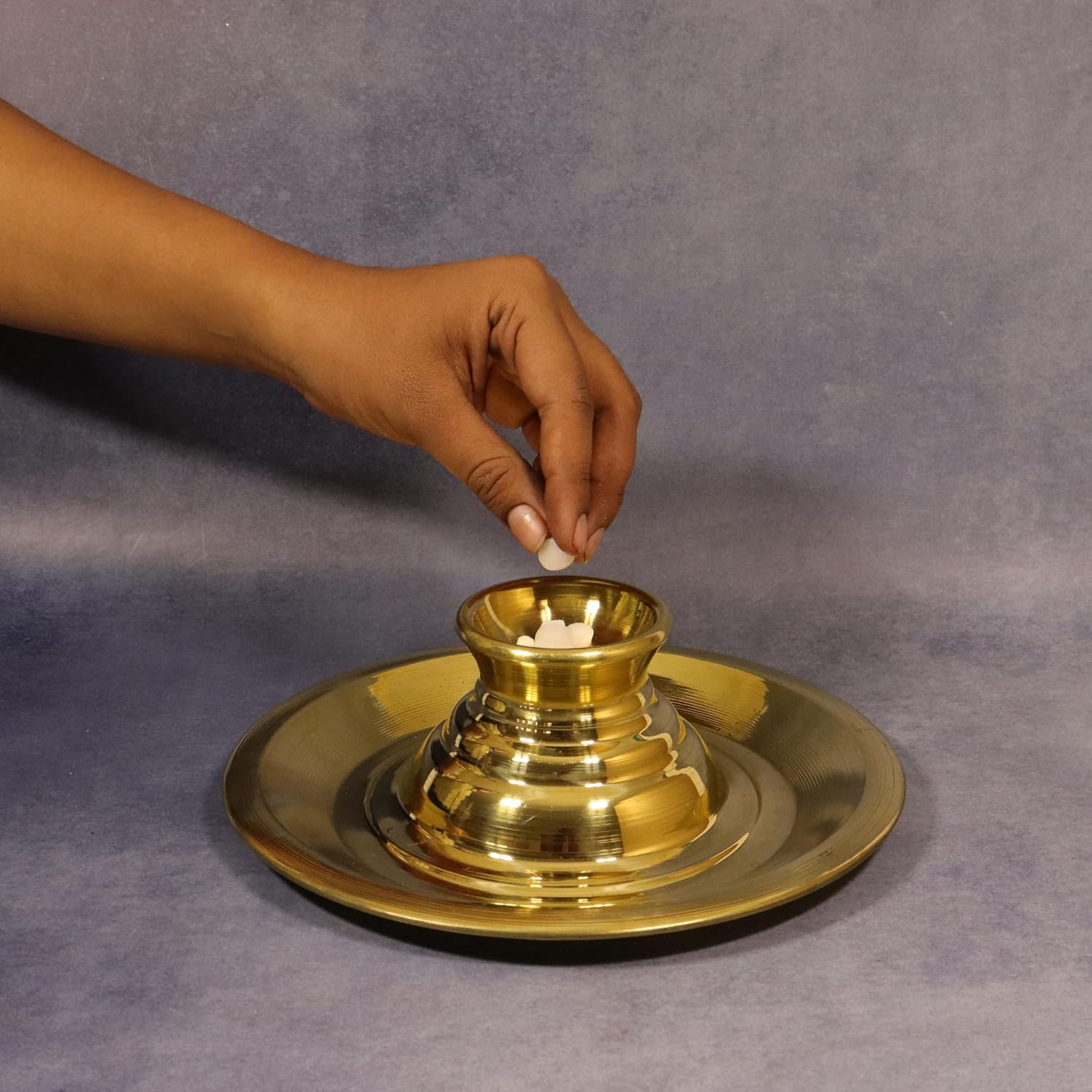 Putrika Brass Kapoor Karpoor Aarti Stand Burner